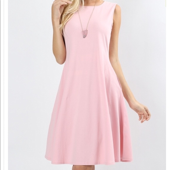 Dresses & Skirts - Pink sleeveless summer dress